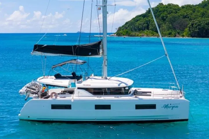 Seychelles Catamaran Adventure: 7 Days of Island Bliss