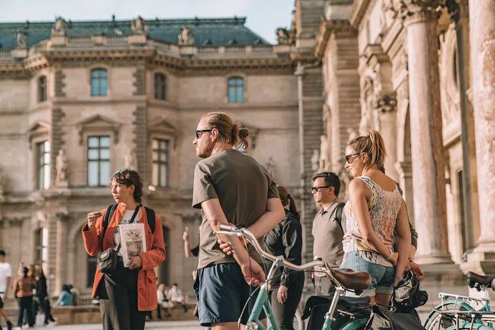 Paris: Evening Bike Tour & Seine River Cruise