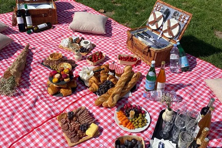 Eiffel Tower Picnic: A Parisian Feast with a View!