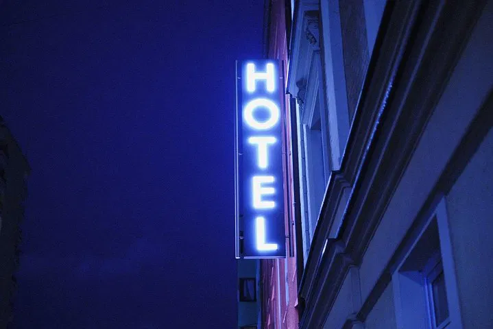 Stress-Free Sheffield Airport Transfer: Hotel to Departure in Style