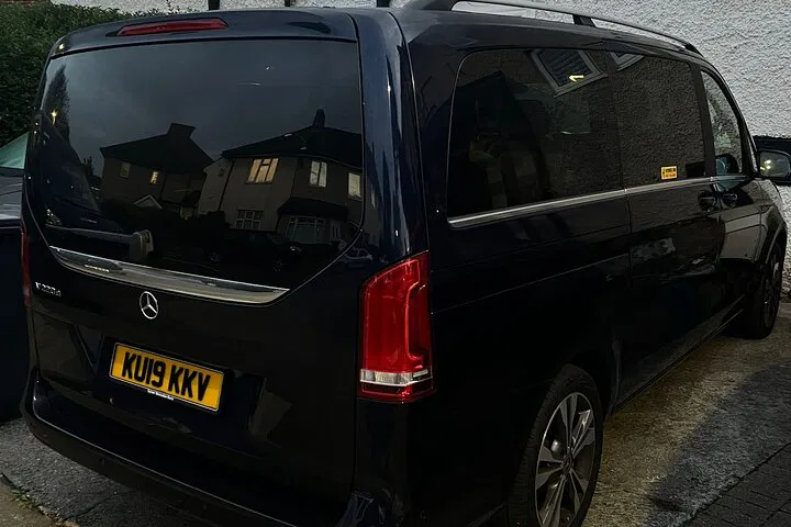 Effortless Gatwick to Southampton Seaport Transfer: Your Stress-Free Ride Awaits