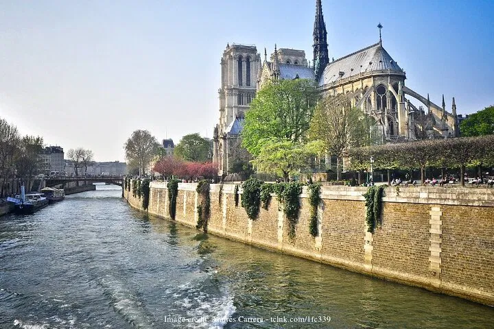 Uncover Paris's Heart: Île de la Cité, Latin Quarter & Seine River Private Tour