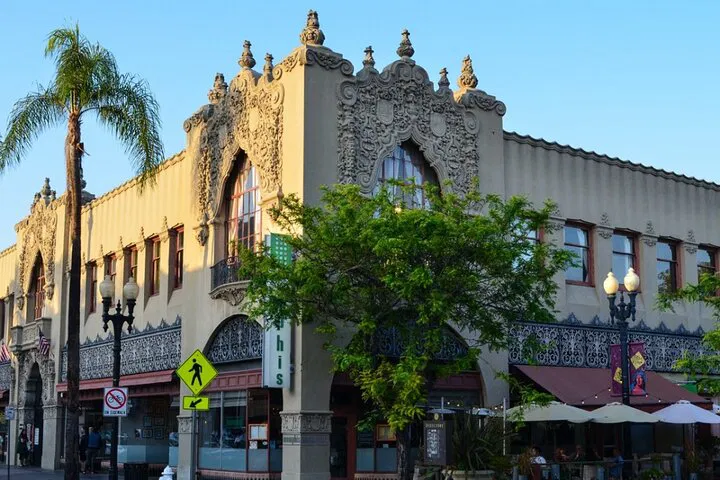 Unleash Santa Ana: A Self-Guided Scavenger Hunt Adventure!