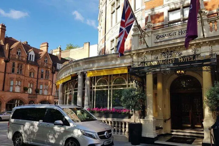 Effortless Elegance: Heathrow to Dover Cruise Port VIP Limo Service