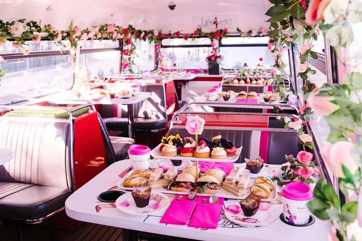 London's Tea Bus Tour: Sights & Bites!