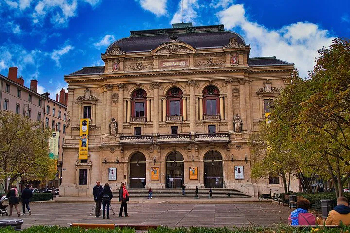 Discover Hidden Gems: Private Transfer from Montpellier to Lyon with a Unique Stop