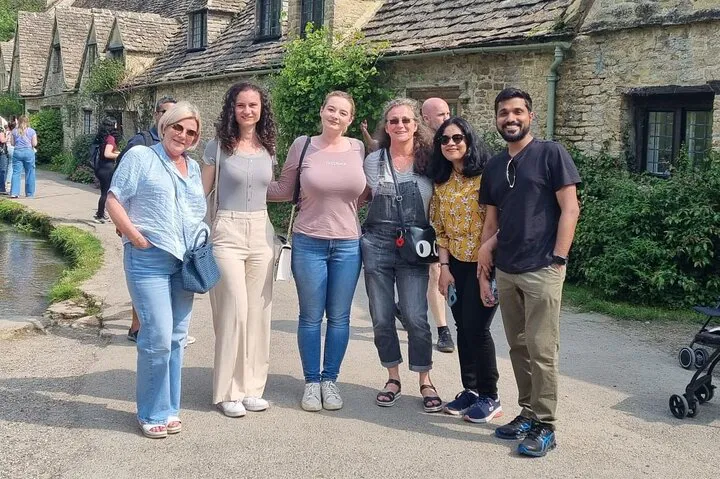 Explore Cotswolds & Stratford: A Charming 2-Day Escape from London
