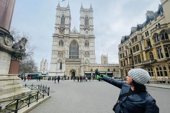Uncover London's Secrets: A Personalized Half-Day Adventure