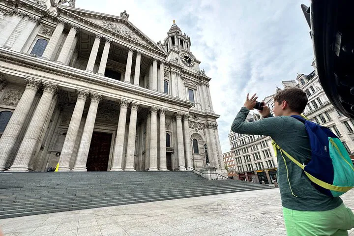 Uncover London's Secrets: A Kid-Friendly Adventure at St. Paul's Cathedral!