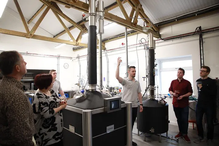 Uncover Stratford's Spirit: A Gin-Making Journey Through Tudor History