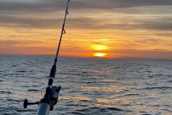 Cannes Sunset Sailboat Tour: Charcuterie & Turquoise Bay