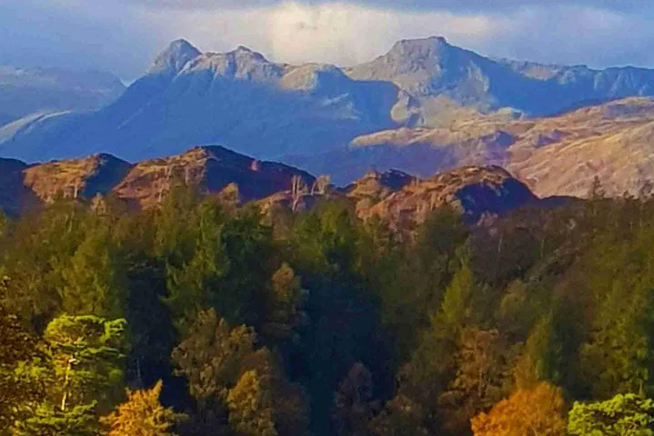 Lake District: Easy Walk & Mountain Views!