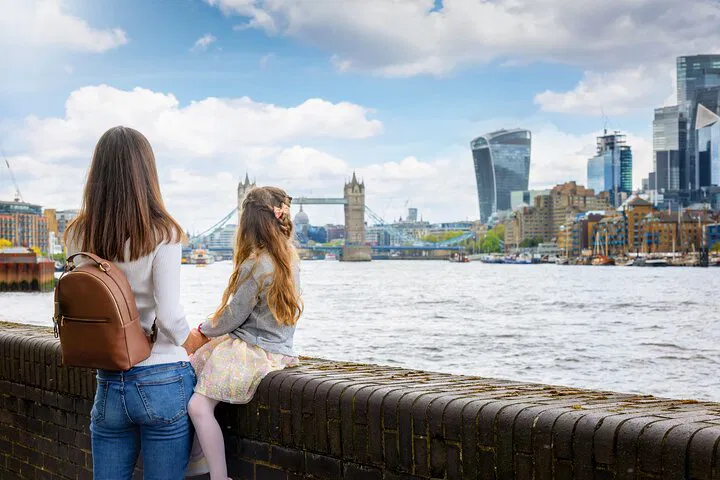 Uncover Royal London's Secrets: A Family Adventure with London Eye Views