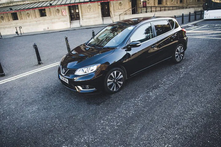 Effortless London Arrival: Private Heathrow Airport Transfer