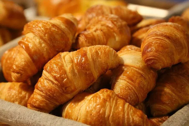 Parisian Mornings: Delight in a French Breakfast Near the Eiffel Tower