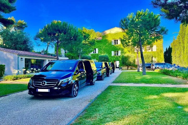 Effortless Provence Travel: Private Car Transfer for Ultimate Comfort