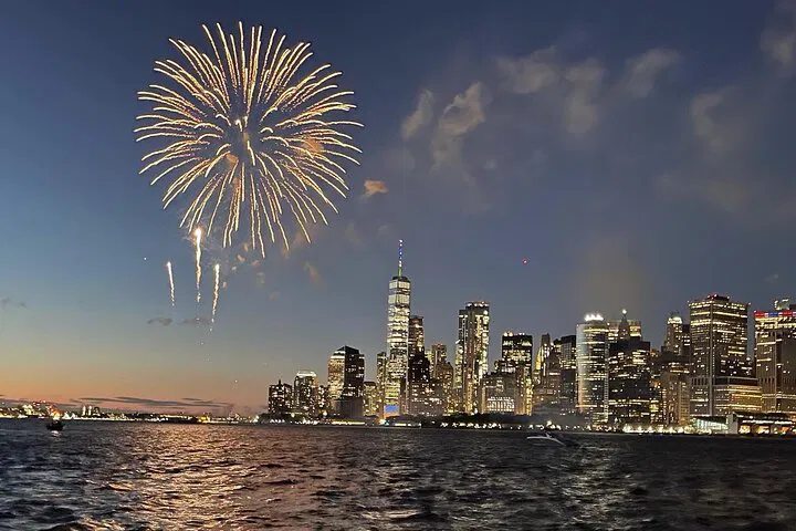 NYC July 4th Fireworks: Luxurious Private Boat Charter Awaits!