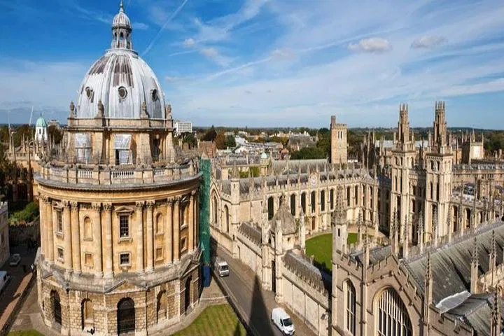Stress-Free Oxford to Heathrow Transfers: Your Private Door-to-Door Solution
