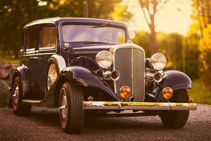 Paris by Vintage Car & Moulin Rouge: An Unforgettable Night