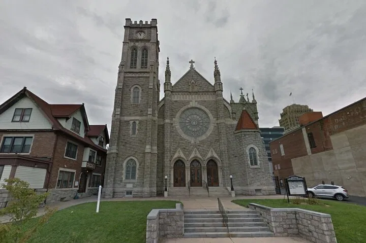 Unleash Your Inner Explorer: Allentown's Artful Scavenger Hunt!