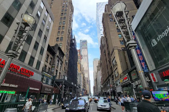 NYC Diamond District: Exclusive Walking Tour & Shopping