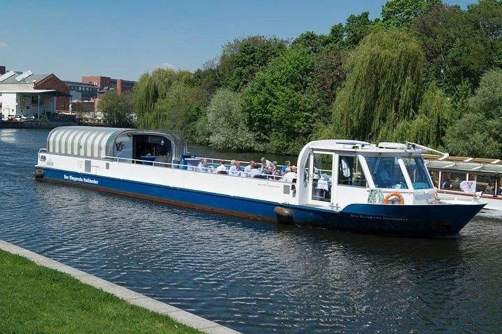 Berlin's Sunset Culinary River Cruise: Dine in Style!