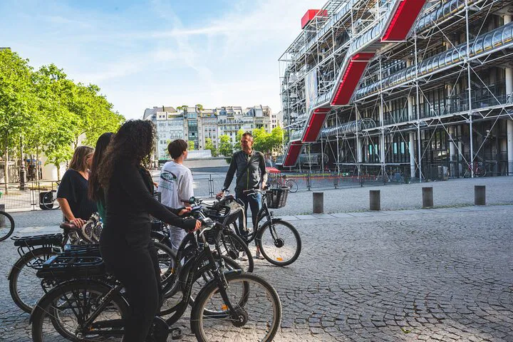 Paris E-Bike Tour: Private Sightseeing Adventure