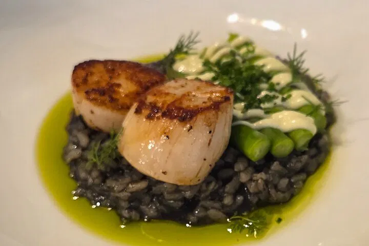Glasgow's West End Food Tour: Taste Local Delights!