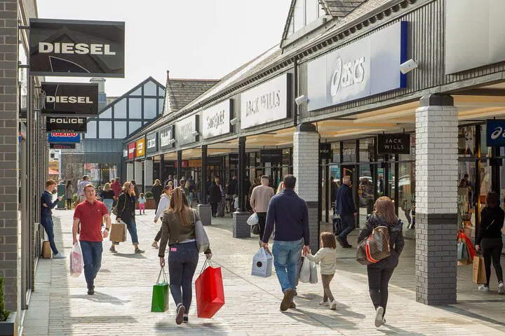 Luxury Shopping Spree: Private Tour to Cheshire Oaks from Manchester