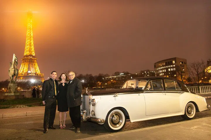 Timeless Elegance: Rolls Royce Vintage Tour of Paris