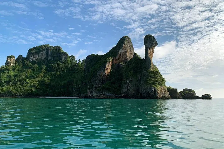 Krabi Island Hopping: A Speedboat Adventure to Paradise