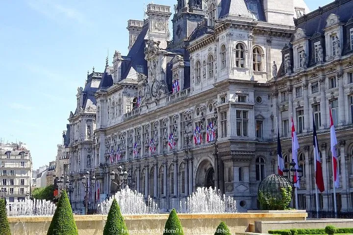 Paris Full-Day Tour: Eiffel Tower, Louvre & Seine