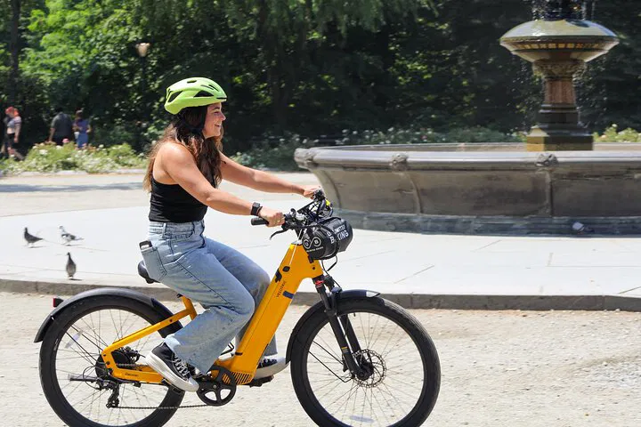 NYC E-Bike Adventure: Explore Central Park & Lower Manhattan Effortlessly!