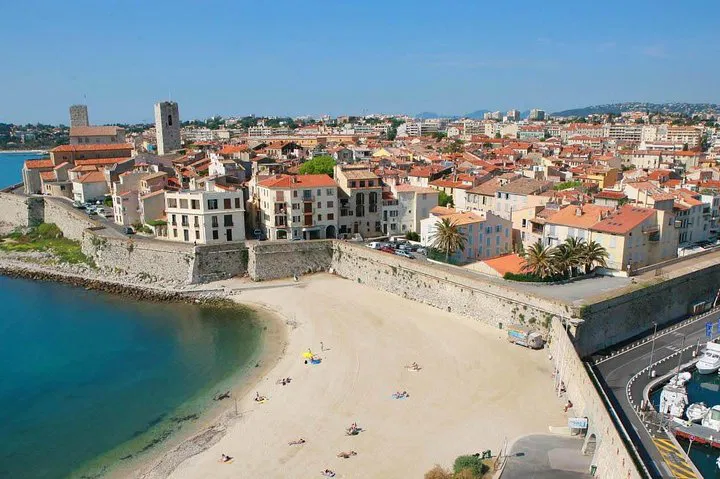 Côte d'Azur Charm: Guided Cannes & Antibes Tour from Nice