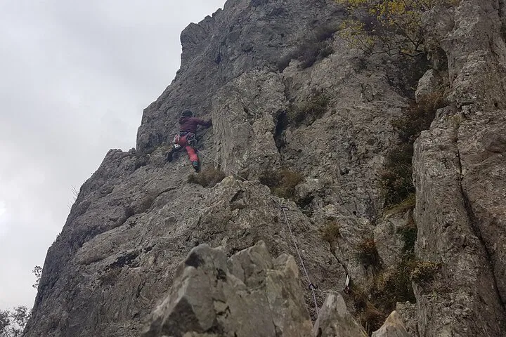 Snowdonia/Anglesey Rock Climbing: Conquer Cliffs!