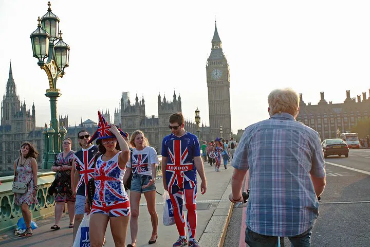 Discover London's West End: A Relaxing Bike Tour Through History & Culture