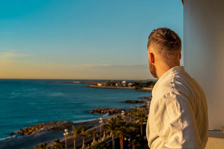 Nice Photoshoot: Promenade des Anglais - Coastal Views!