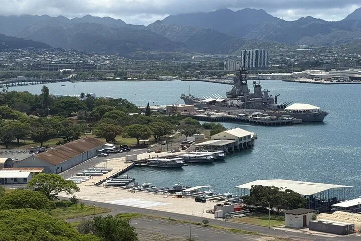 Pearl Harbor Aviation Museum Tour: History & Luxury