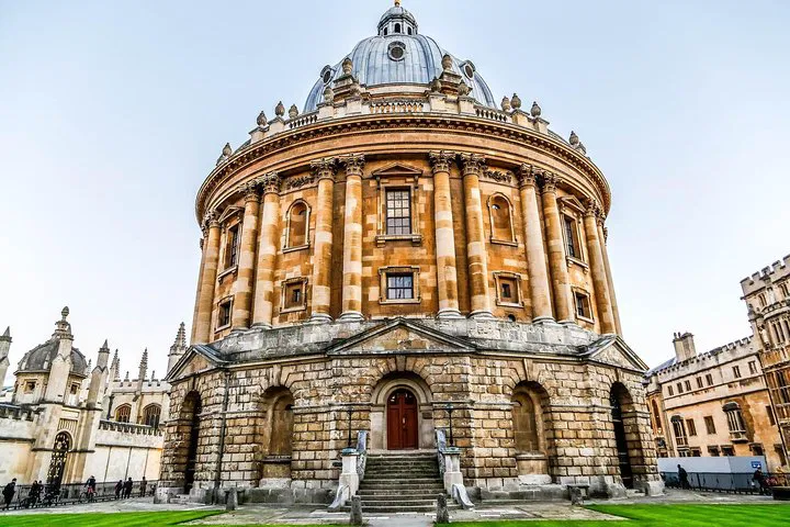 Uncover Royal History: Private Windsor, Oxford & Blenheim Palace Tour