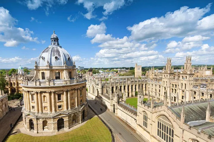 Oxford's Historical Gems: A Private Chauffeured Minivan Tour from London