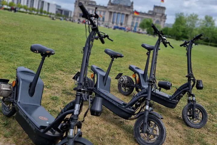 Berlin E-Scooter Adventure: Sightseeing with a Thrilling Twist!