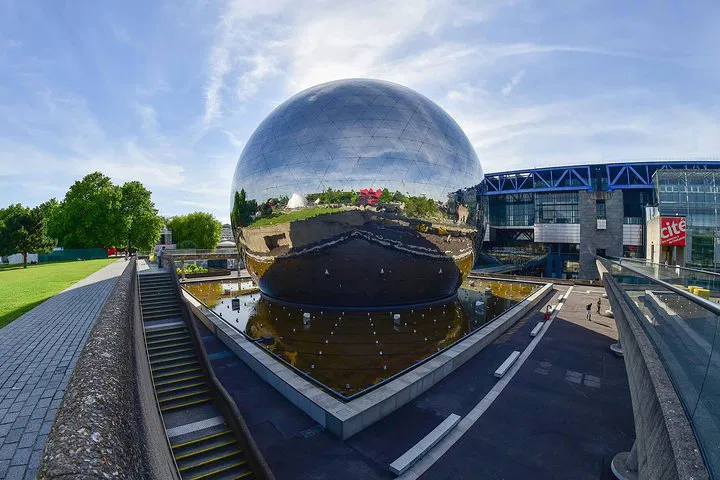 Unveiling Paris: Capture Hidden Gems on a Private PhotoWalk