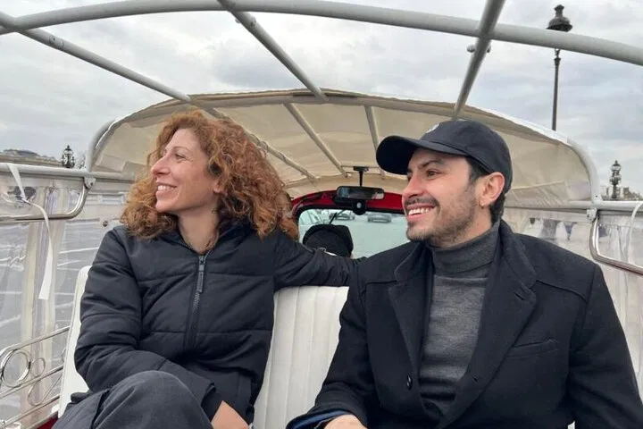 Parisian Charm: Private Tuk-Tuk Adventure Through Iconic Landmarks