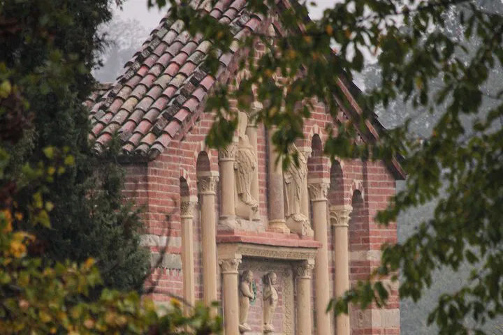 Discover Vezzolano's Artistic Nativity & Romanesque Wonders