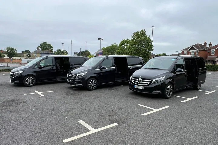 Private Transfer: London to Portsmouth Port Easy Ride
