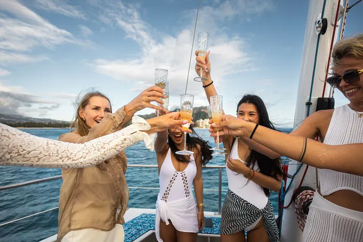 Waikiki Sunset Jazz Cruise: Music, Views & Drinks!