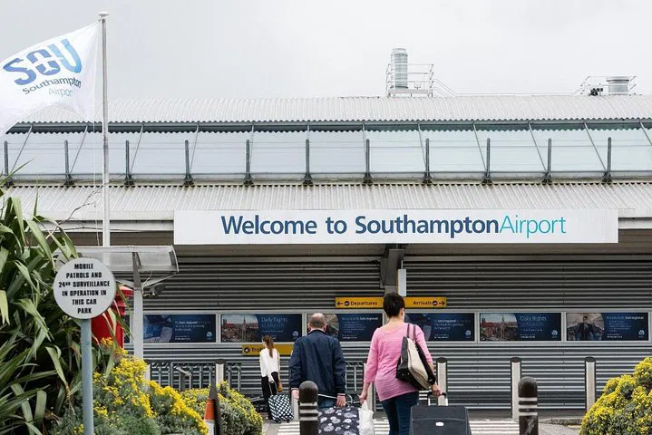 Stress-Free Southampton Departure: Private Transfer to the Airport