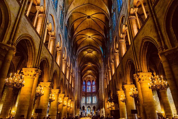 Notre Dame Tour: Expert-Led with Optional Seine Cruise