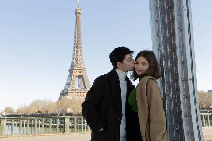 Capture Parisian Magic: Eiffel Tower & Seine Photography Tour