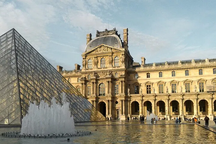 Louvre Museum Ticket & Seine Cruise: Skip the Line!